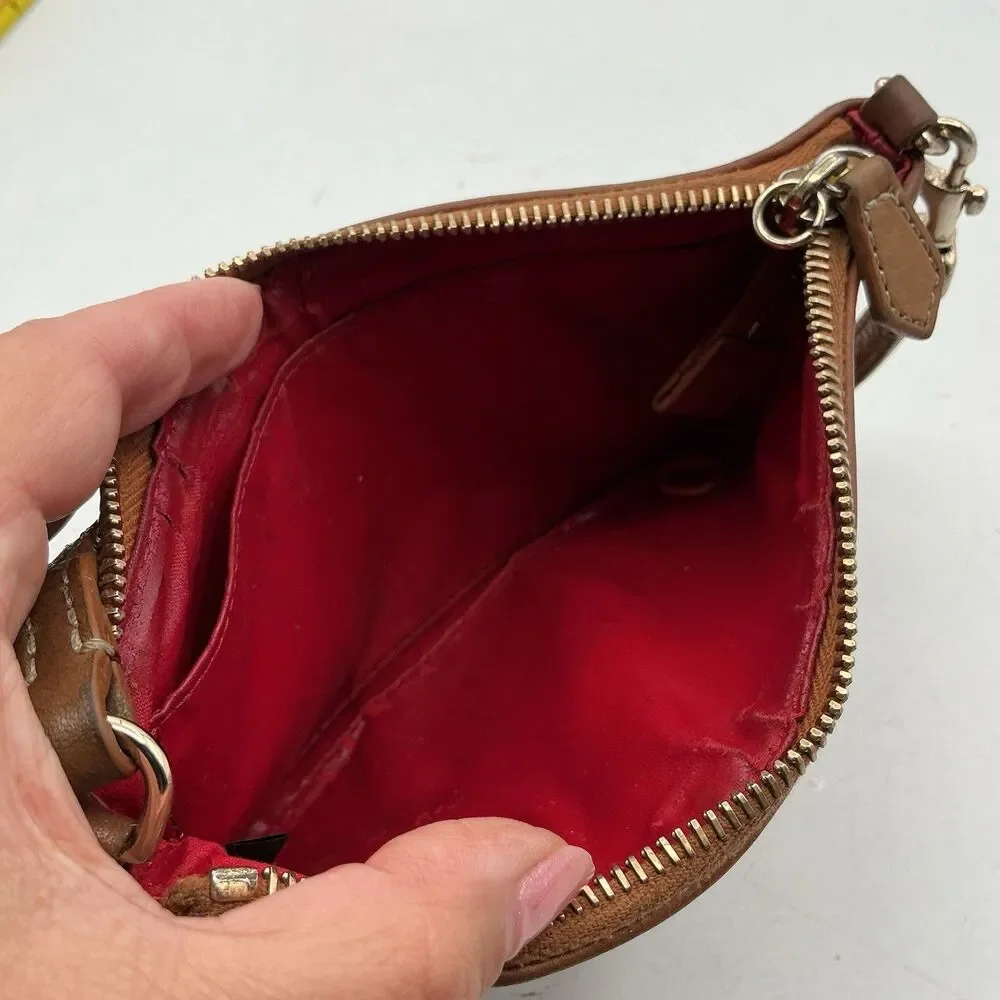 Dooney & Bourke Brown Leather Wristlet Clutch Logo Zip Top Small Purse
